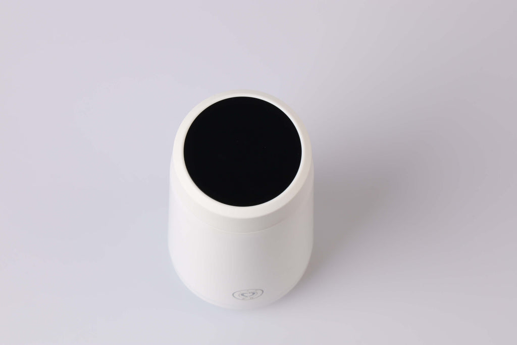J2 Smart Cooling Cup — Instant Temperature Control, Enjoy Your Drink at the Perfect Temperature.